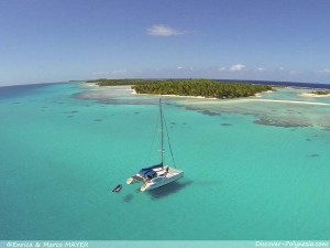 Catamaran in Fakarava - Tuamotu